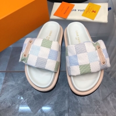 Louis Vuitton Slippers